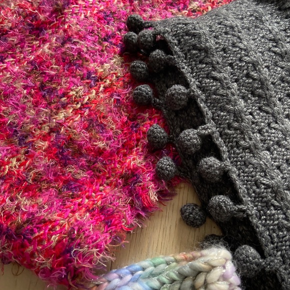 3 scarfs new w/o tags, grey, pink and rainbow eternity Pom Pom - Picture 1 of 8